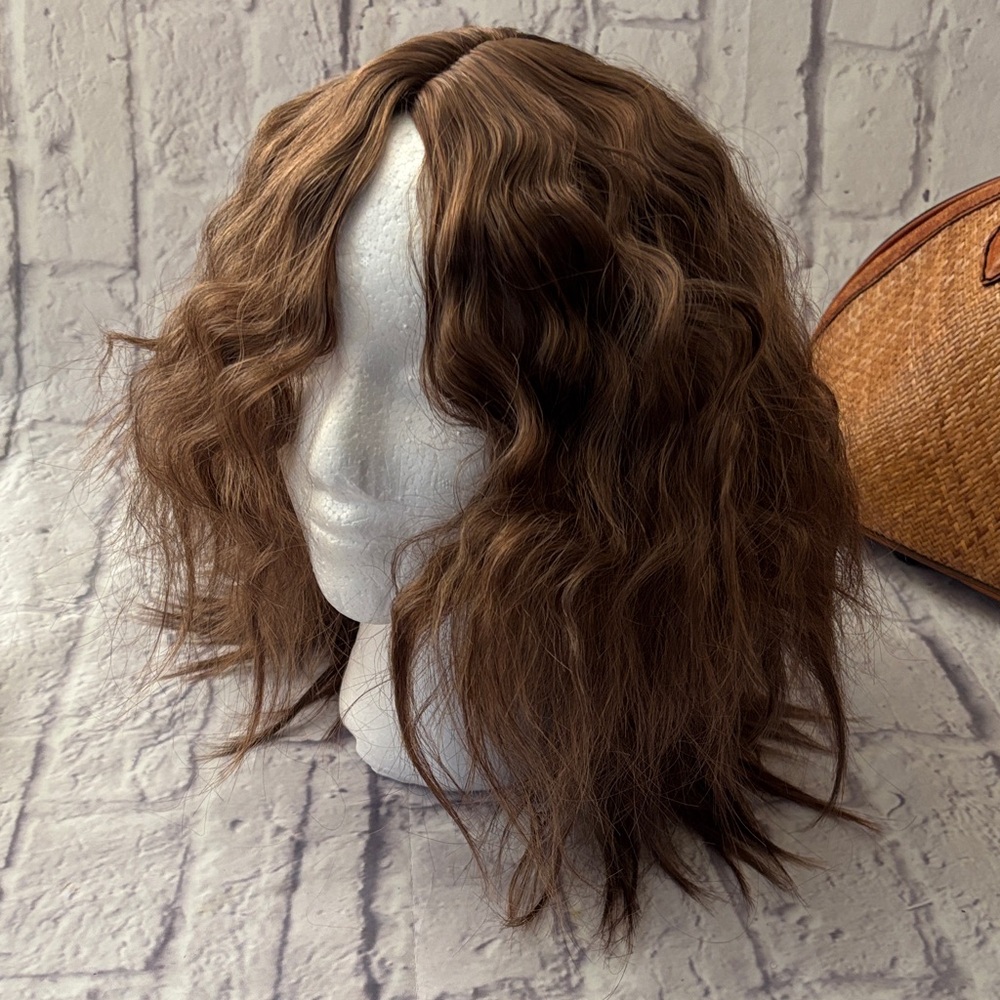 🔵”NWOT” Brown Wavy Hair Wig